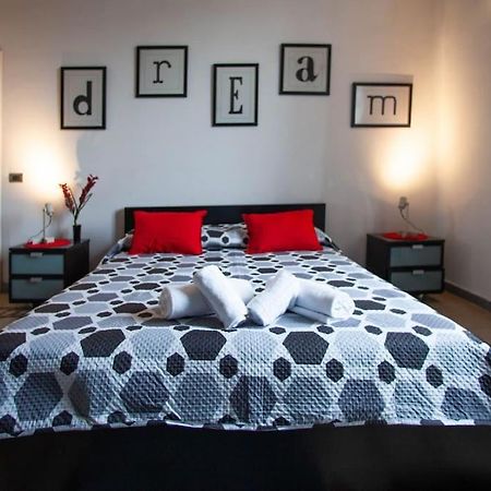 Ferienwohnung Red House Ostiense Historic Building Rom Exterior foto